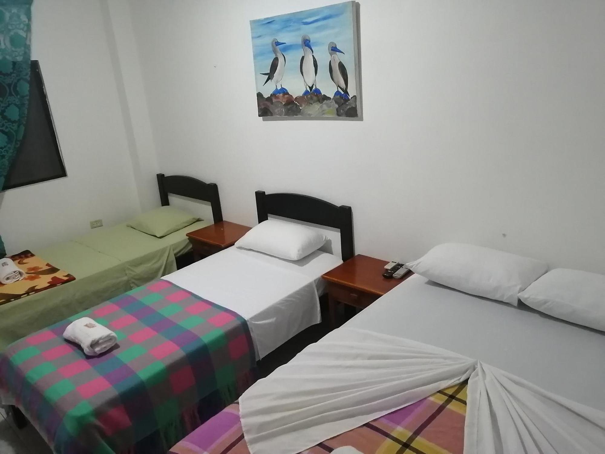 Hostal La Casa De Luis Puerto Baquerizo Moreno Kültér fotó