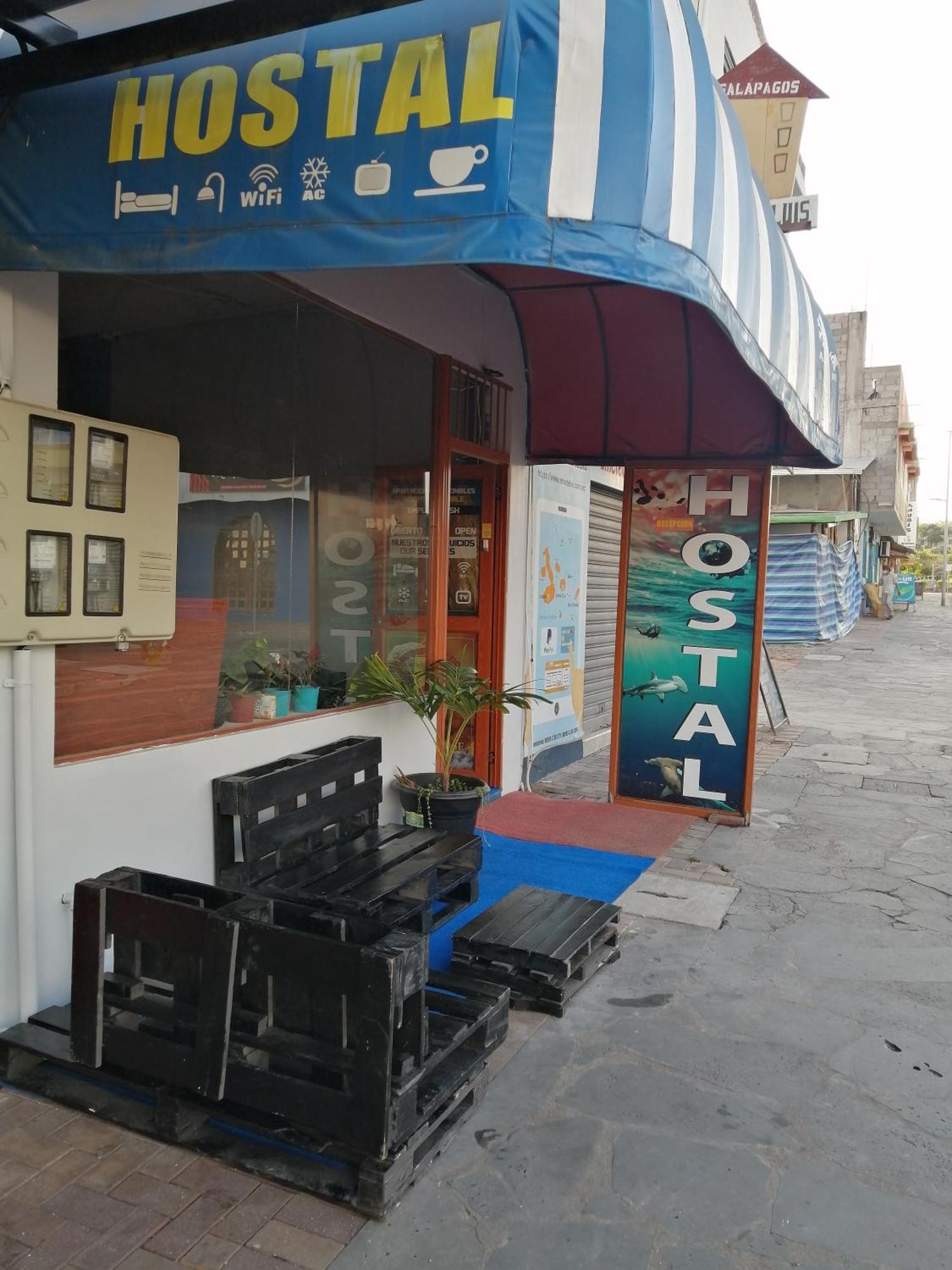 Hostal La Casa De Luis Puerto Baquerizo Moreno Kültér fotó