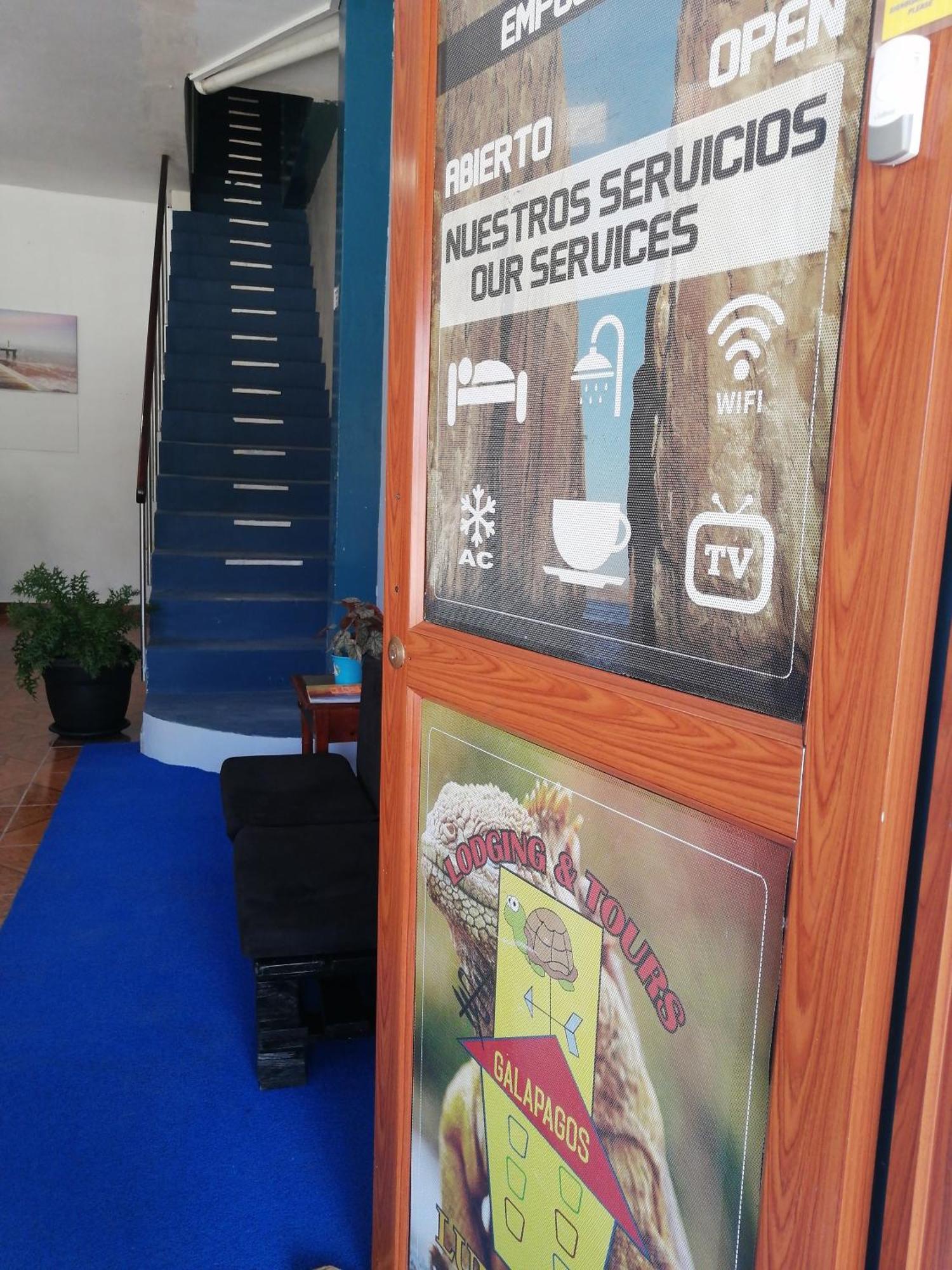 Hostal La Casa De Luis Puerto Baquerizo Moreno Kültér fotó