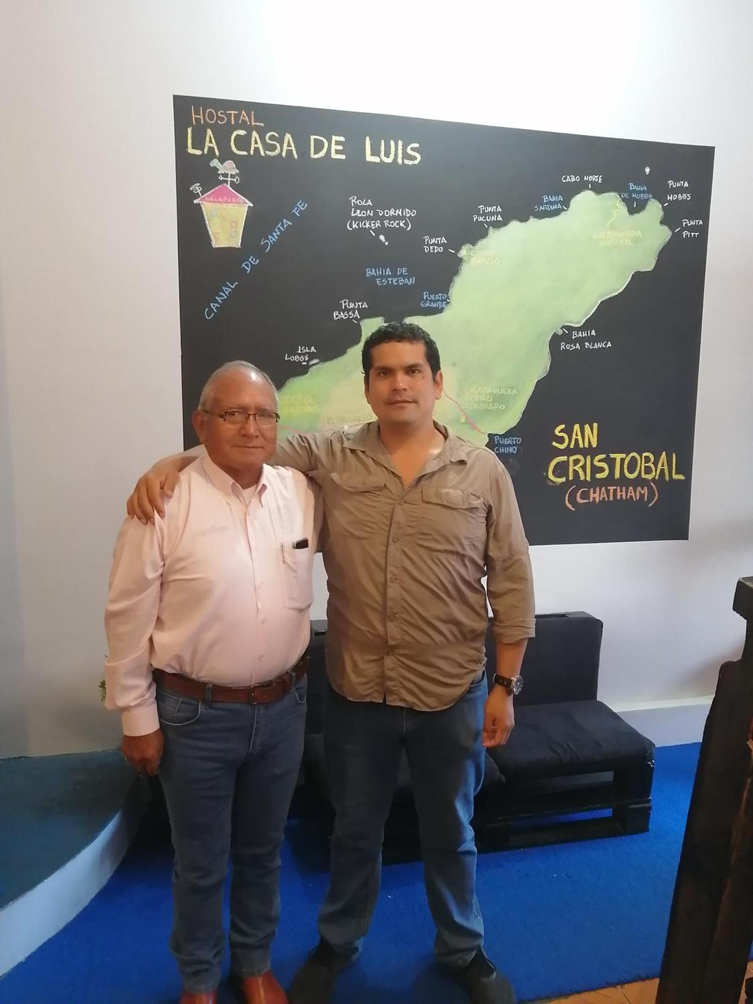 Hostal La Casa De Luis Puerto Baquerizo Moreno Kültér fotó
