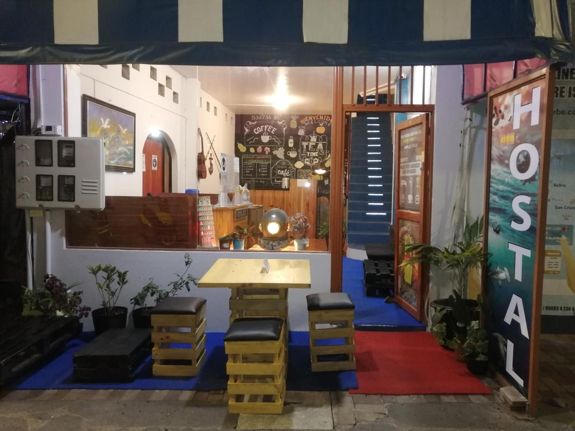 Hostal La Casa De Luis Puerto Baquerizo Moreno Kültér fotó
