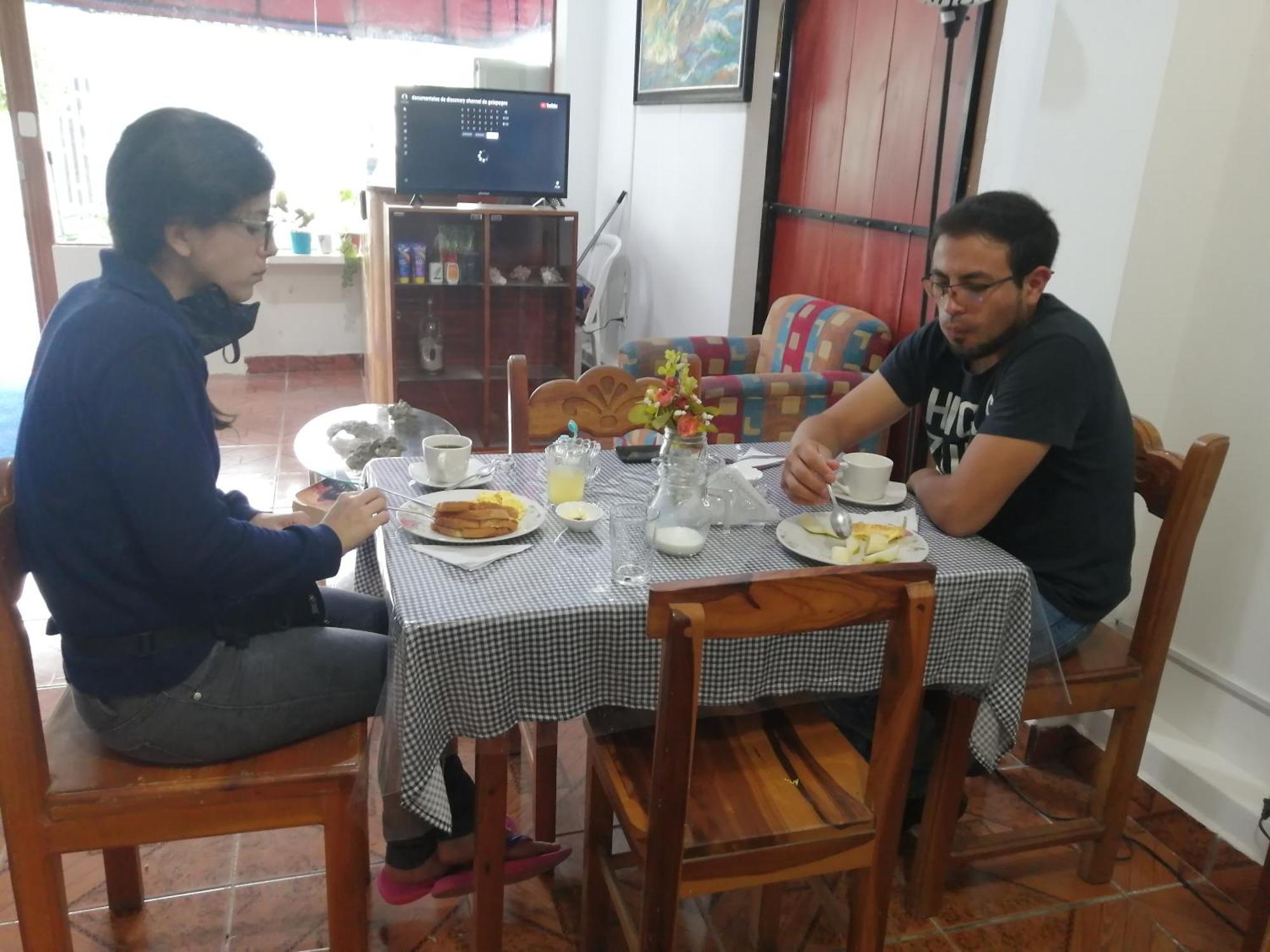 Hostal La Casa De Luis Puerto Baquerizo Moreno Kültér fotó