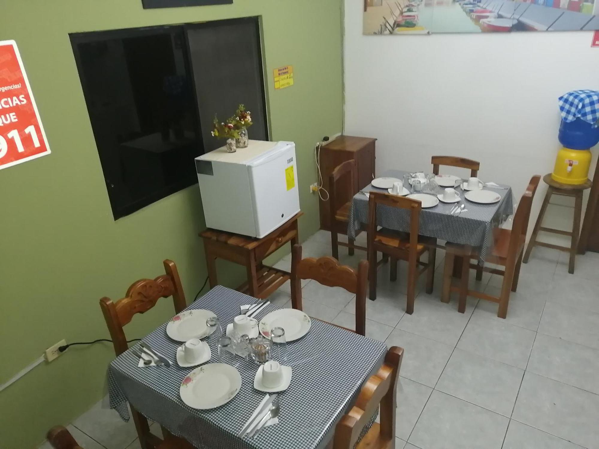 Hostal La Casa De Luis Puerto Baquerizo Moreno Kültér fotó