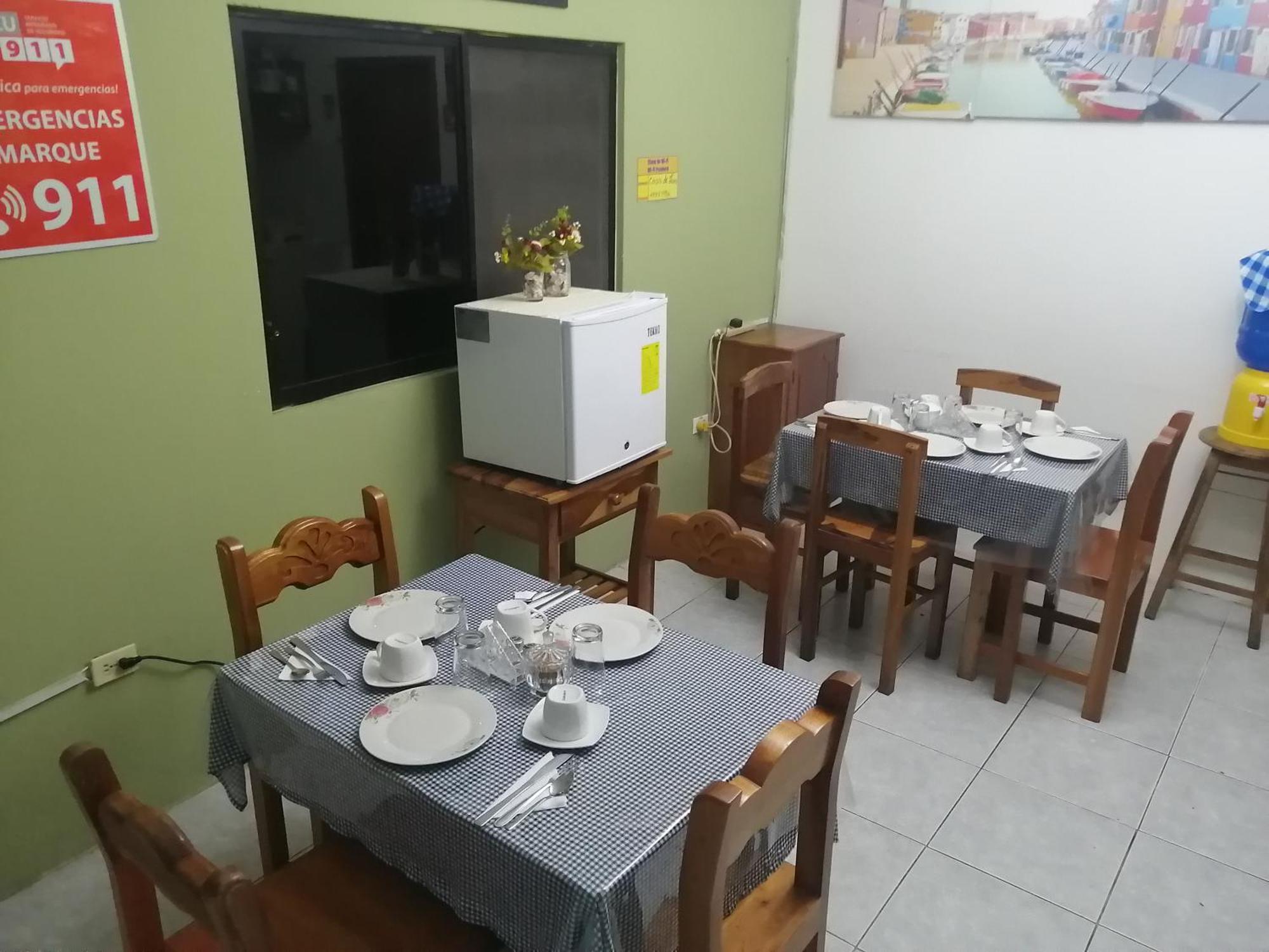 Hostal La Casa De Luis Puerto Baquerizo Moreno Kültér fotó