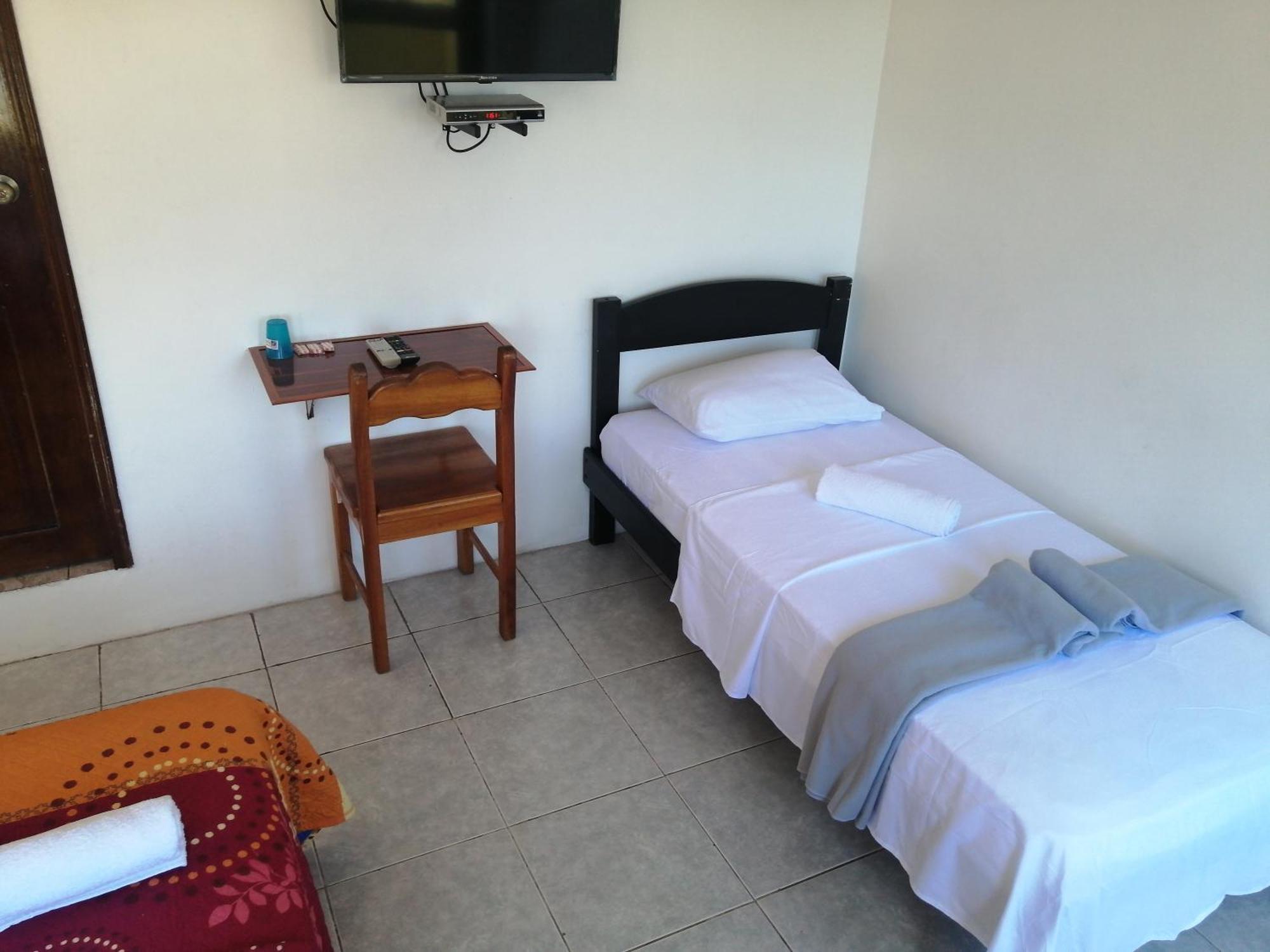 Hostal La Casa De Luis Puerto Baquerizo Moreno Kültér fotó