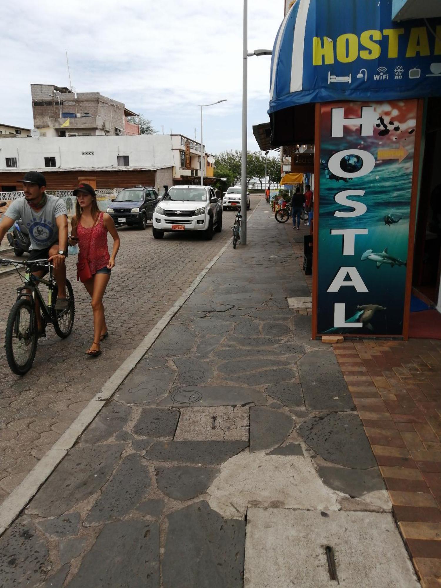 Hostal La Casa De Luis Puerto Baquerizo Moreno Kültér fotó