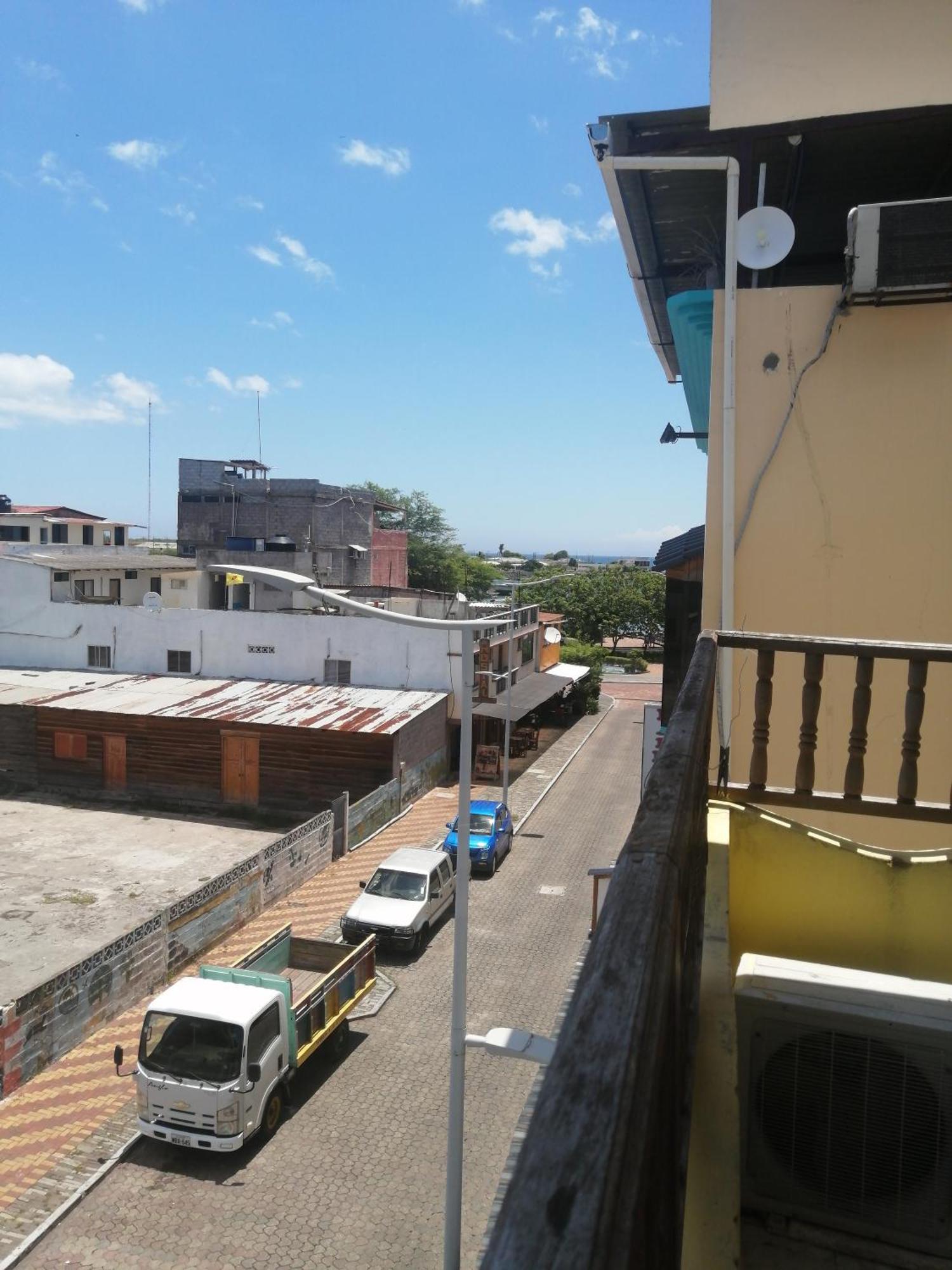 Hostal La Casa De Luis Puerto Baquerizo Moreno Kültér fotó