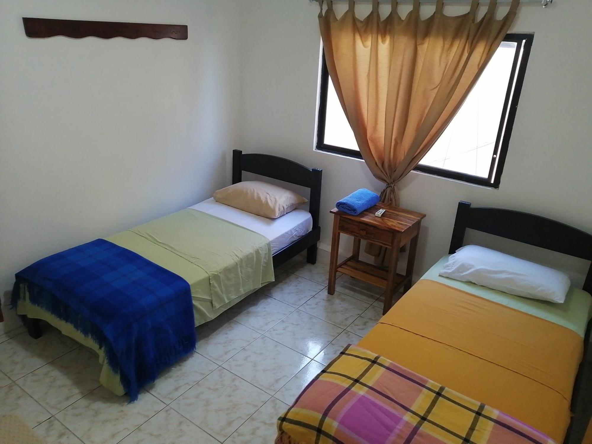 Hostal La Casa De Luis Puerto Baquerizo Moreno Kültér fotó