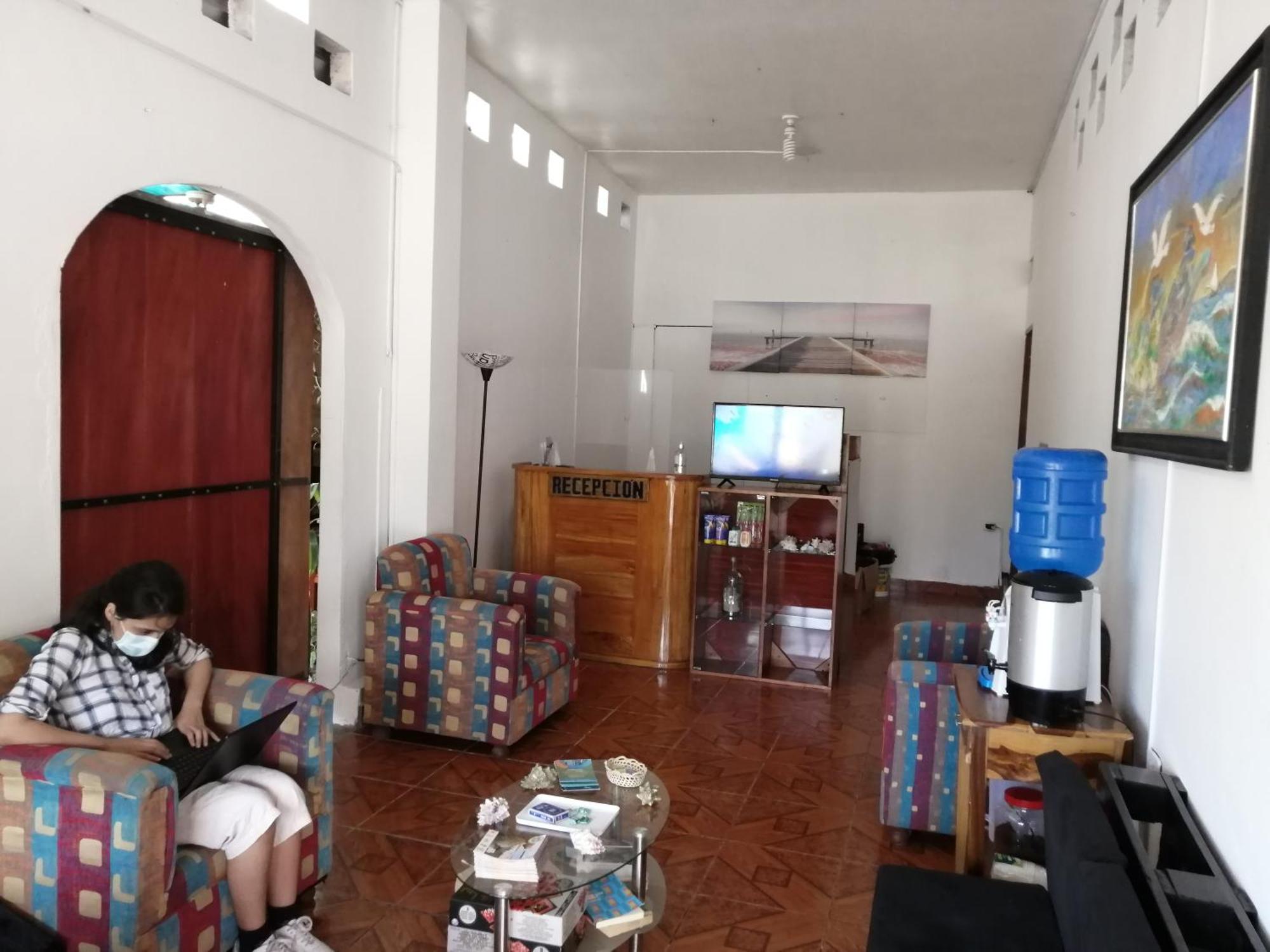 Hostal La Casa De Luis Puerto Baquerizo Moreno Kültér fotó